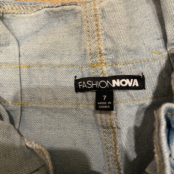 Paper bag Shorts - Picture 3 of 3